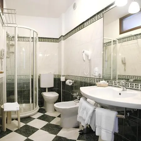 Savoy 4*